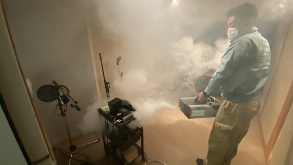 都内で予防消毒作業